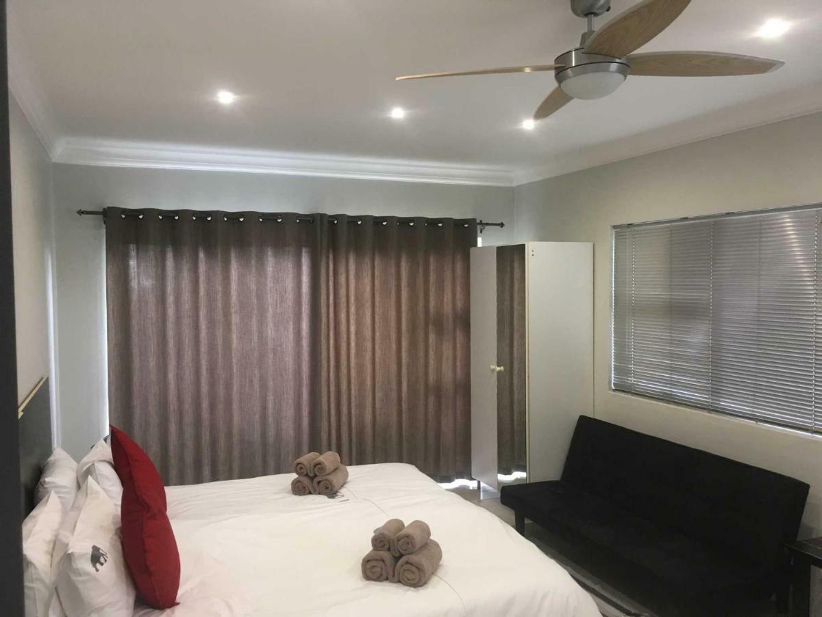 فندق Suiderhof Self-Catering ويندهوك المظهر الخارجي الصورة