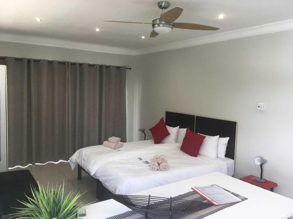 فندق Suiderhof Self-Catering ويندهوك المظهر الخارجي الصورة
