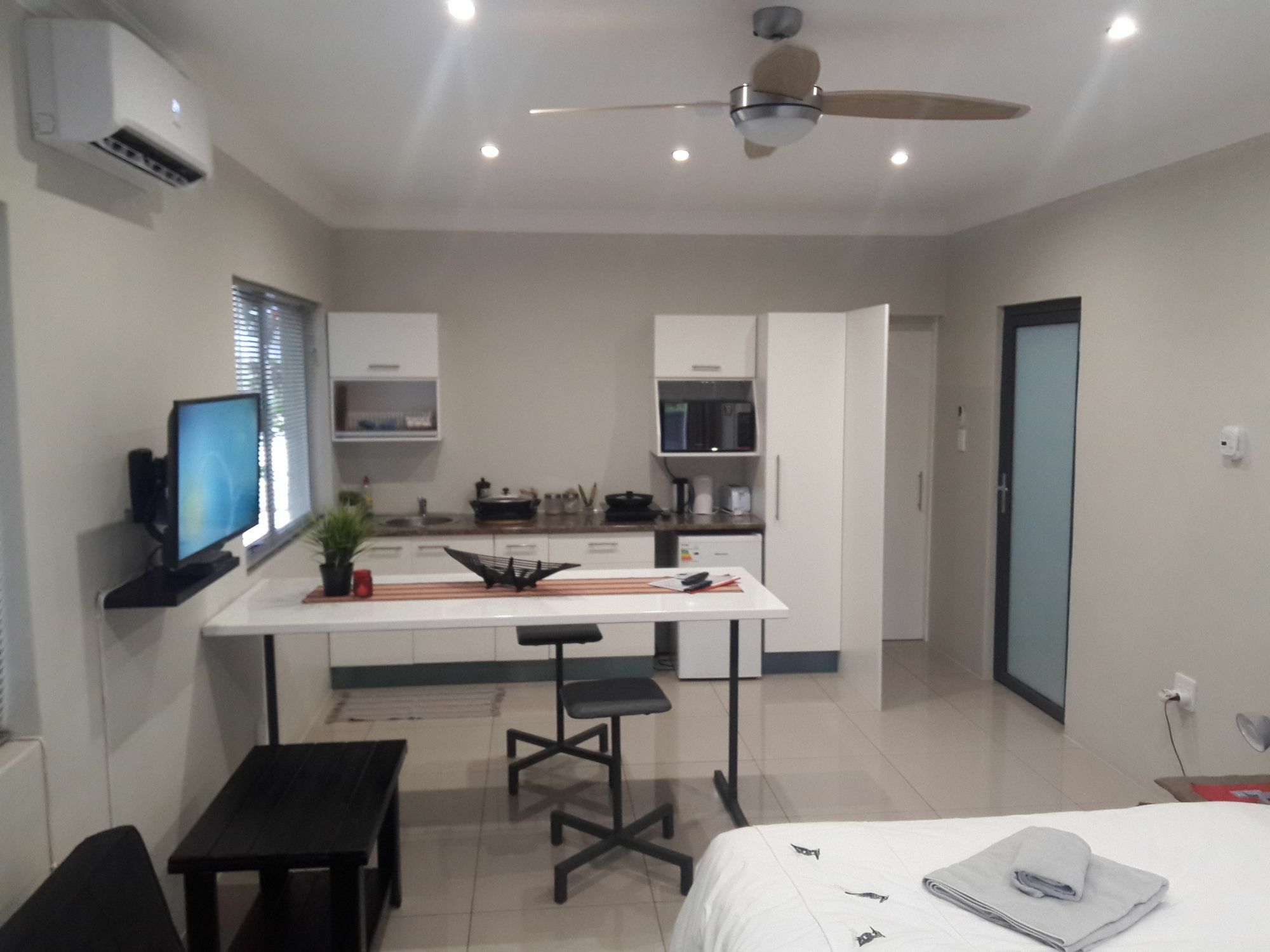 فندق Suiderhof Self-Catering ويندهوك المظهر الخارجي الصورة