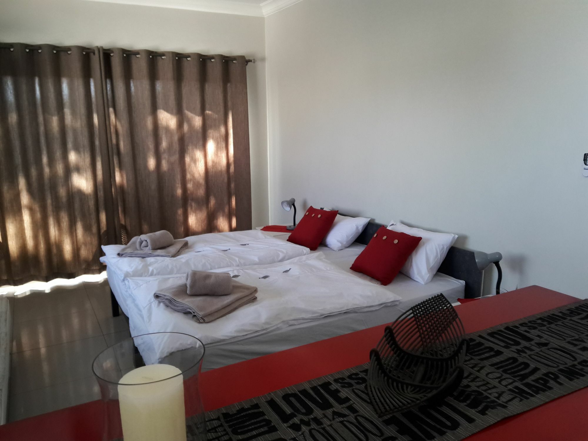 فندق Suiderhof Self-Catering ويندهوك المظهر الخارجي الصورة