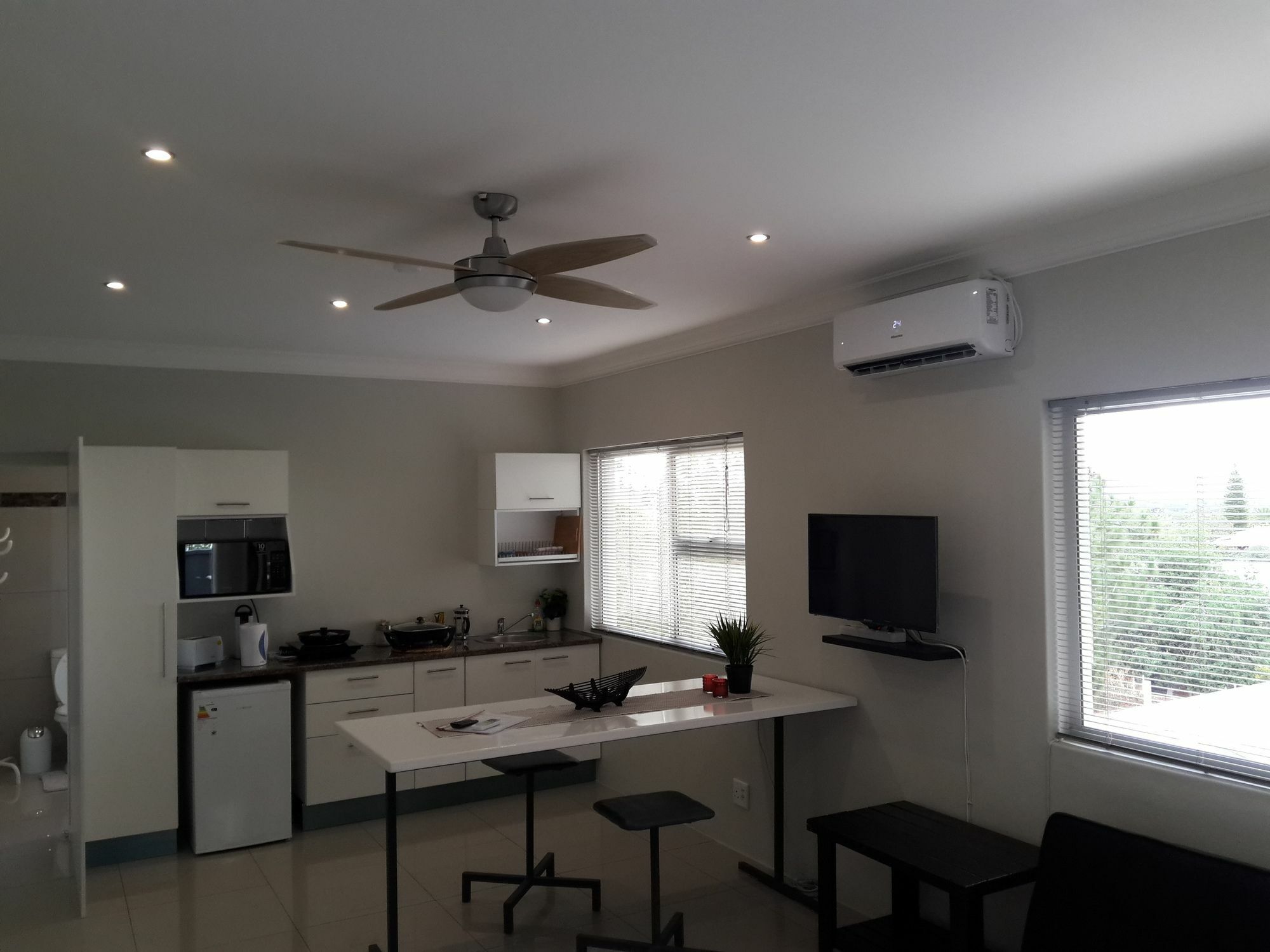 فندق Suiderhof Self-Catering ويندهوك المظهر الخارجي الصورة