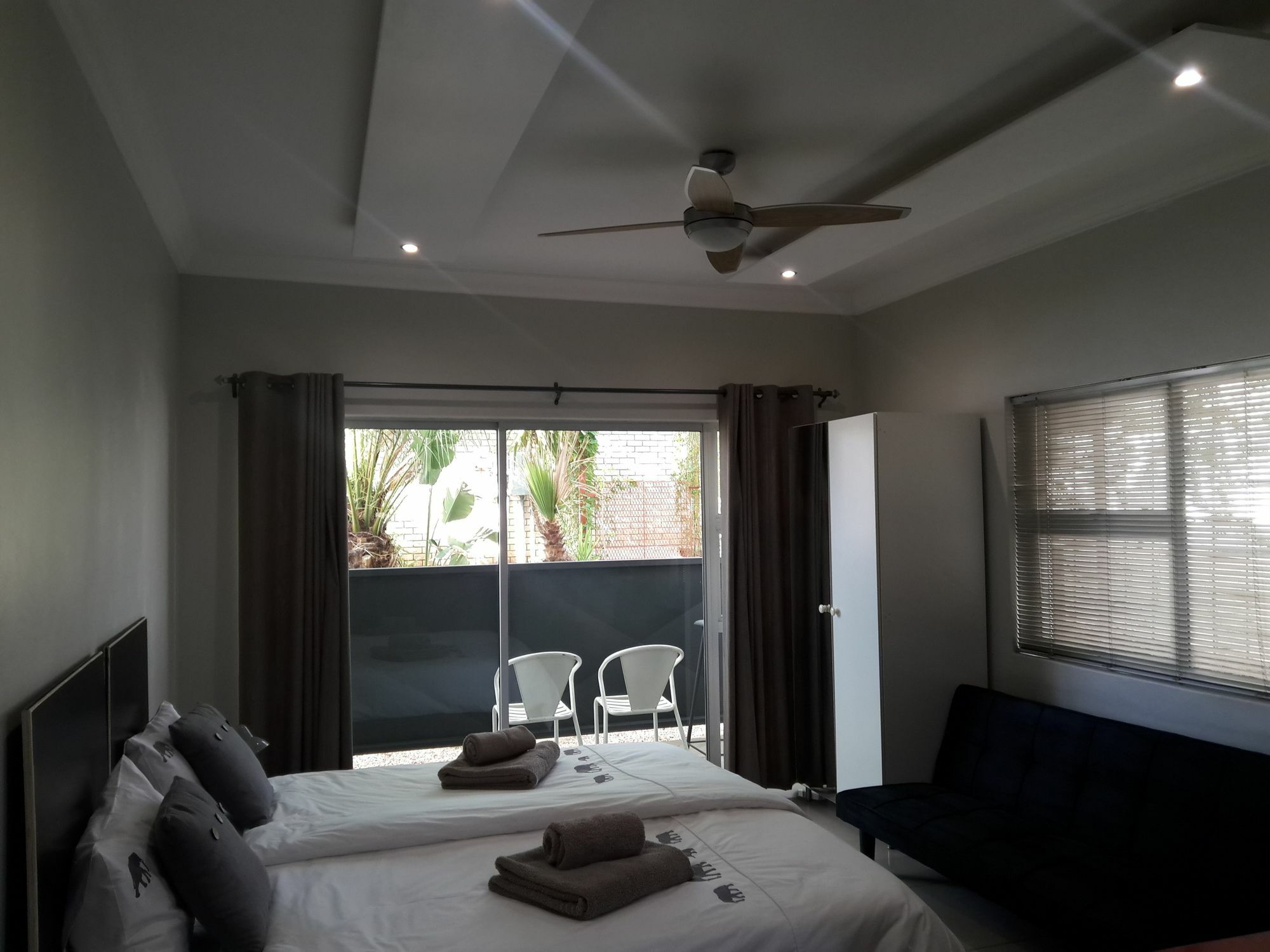 فندق Suiderhof Self-Catering ويندهوك المظهر الخارجي الصورة
